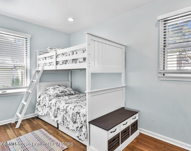 1813 Bradley Terrace - Photo Thumbnail 12