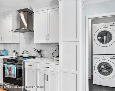 1813 Bradley Terrace - Photo Thumbnail 2