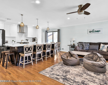 1813 Bradley Terrace - Photo Thumbnail 4