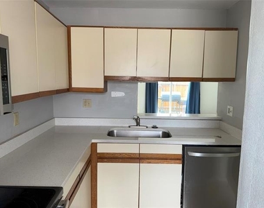 732 W Collins Street - Photo Thumbnail 5