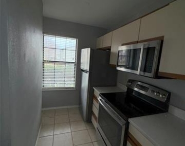 732 W Collins Street - Photo Thumbnail 6