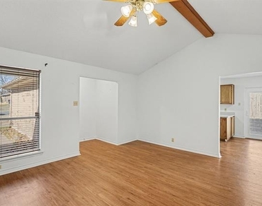 1507 Lindsey Lane - Photo Thumbnail 7