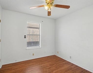 1507 Lindsey Lane - Photo Thumbnail 17