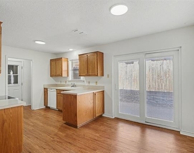 1507 Lindsey Lane - Photo Thumbnail 10
