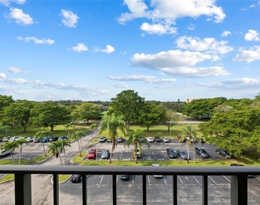 3300 W Rolling Hills Circle - Photo Thumbnail 15