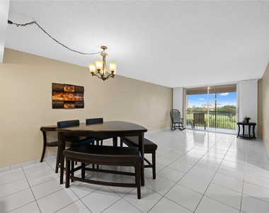 3300 W Rolling Hills Circle - Photo Thumbnail 3