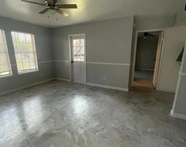 3150 Cliff Creek Crossing Drive - Photo Thumbnail 6