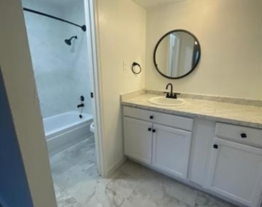 3150 Cliff Creek Crossing Drive - Photo Thumbnail 7