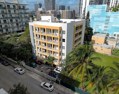 471 Ne 25th Street - Photo Thumbnail 23