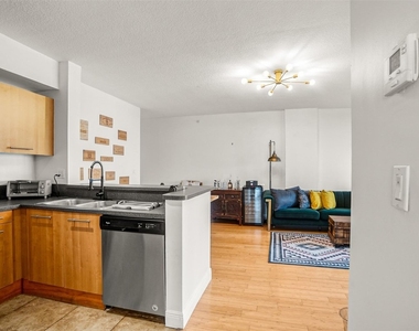 471 Ne 25th Street - Photo Thumbnail 13