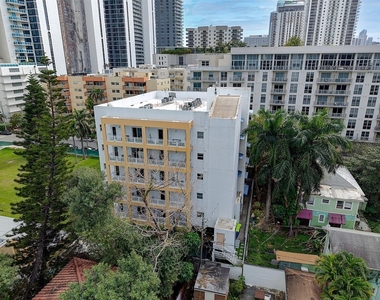 471 Ne 25th Street - Photo Thumbnail 27