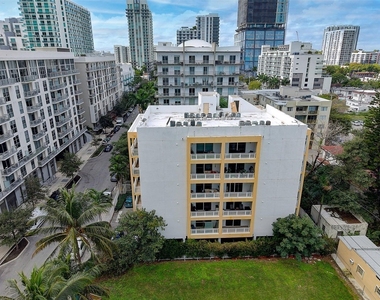 471 Ne 25th Street - Photo Thumbnail 25