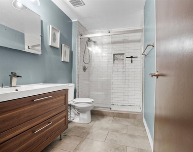 471 Ne 25th Street - Photo Thumbnail 16