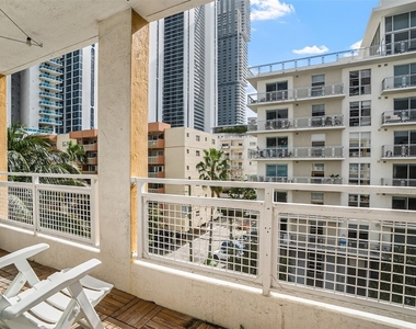 471 Ne 25th Street - Photo Thumbnail 18