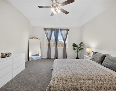 10601 Autumn Leaves Lane - Photo Thumbnail 20