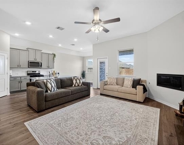 10601 Autumn Leaves Lane - Photo Thumbnail 12