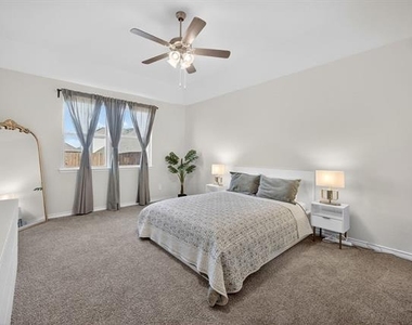 10601 Autumn Leaves Lane - Photo Thumbnail 21