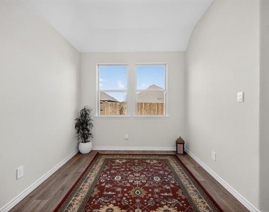 10601 Autumn Leaves Lane - Photo Thumbnail 19