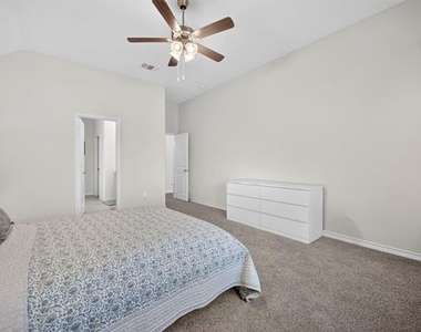 10601 Autumn Leaves Lane - Photo Thumbnail 23