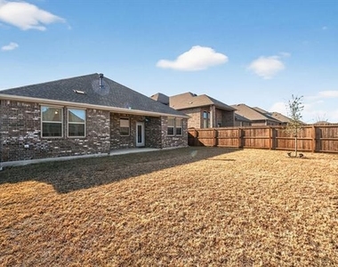 10601 Autumn Leaves Lane - Photo Thumbnail 31