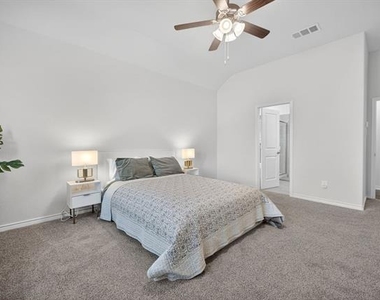 10601 Autumn Leaves Lane - Photo Thumbnail 22