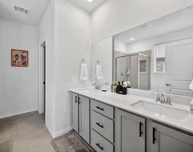 10601 Autumn Leaves Lane - Photo Thumbnail 24