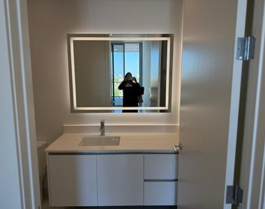 220 Lake Shore Drive - Photo Thumbnail 8