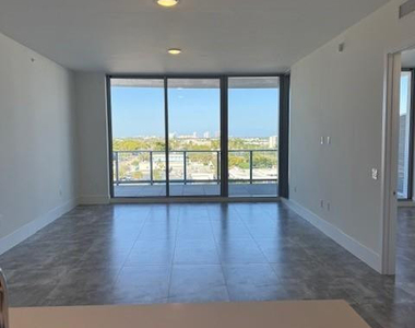 220 Lake Shore Drive - Photo Thumbnail 2