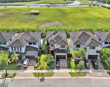 15501 Nw 88th Avenue - Photo Thumbnail 1
