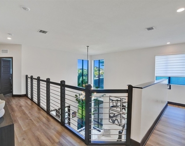 15501 Nw 88th Avenue - Photo Thumbnail 10