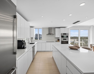 612 Bayshore Drive - Photo Thumbnail 11