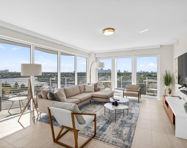 612 Bayshore Drive - Photo Thumbnail 5