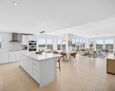 612 Bayshore Drive - Photo Thumbnail 3