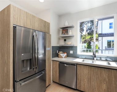 1 Spyglass Avenue - Photo Thumbnail 16