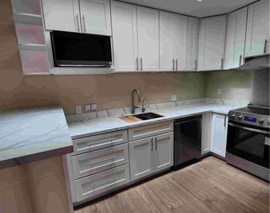 7127 Saranac - Photo Thumbnail 6