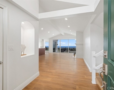 4013 Via Manzana - Photo Thumbnail 9