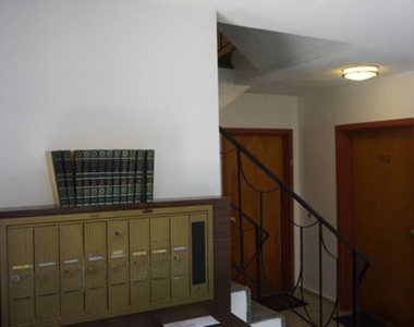 1418 S Bentley Avenue - Photo Thumbnail 28