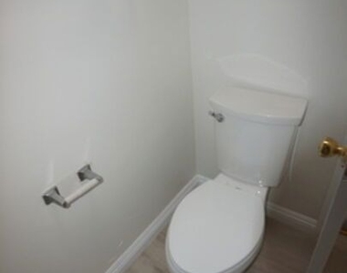 1418 S Bentley Avenue - Photo Thumbnail 24