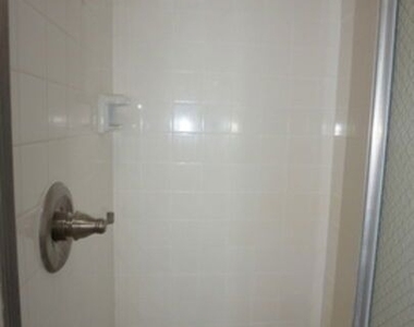 1418 S Bentley Avenue - Photo Thumbnail 23
