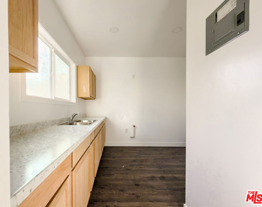 908 S Normandie Avenue - Photo Thumbnail 14
