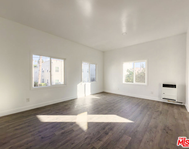 908 S Normandie Avenue - Photo Thumbnail 10