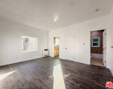 908 S Normandie Avenue - Photo Thumbnail 11