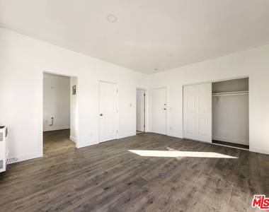908 S Normandie Avenue - Photo Thumbnail 12