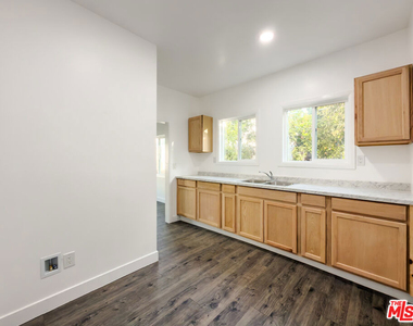 908 S Normandie Avenue - Photo Thumbnail 15