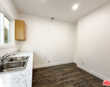 908 S Normandie Avenue - Photo Thumbnail 14