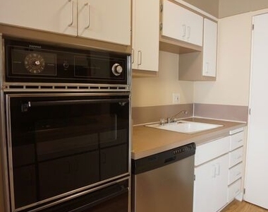 11133 Rose Avenue - Photo Thumbnail 10