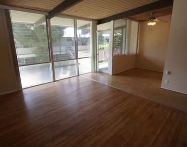 11133 Rose Avenue - Photo Thumbnail 8