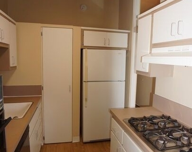 11133 Rose Avenue - Photo Thumbnail 5
