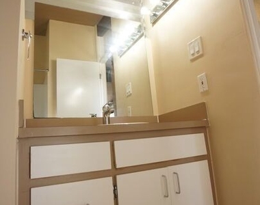 11133 Rose Avenue - Photo Thumbnail 2
