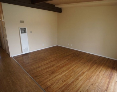 11133 Rose Avenue - Photo Thumbnail 7